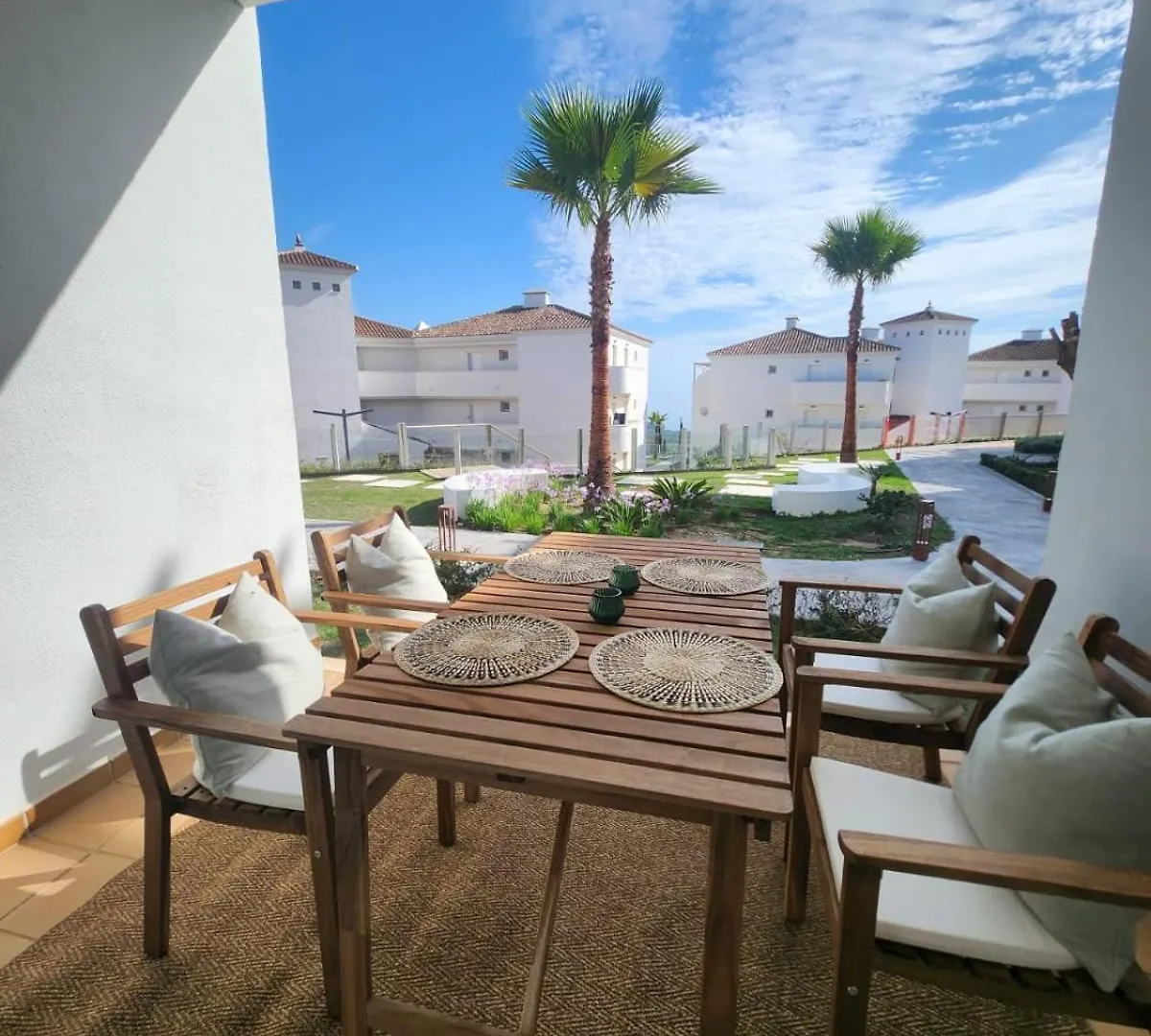 Charming 3 Bedrooms With A Sea View Manilva Apartment