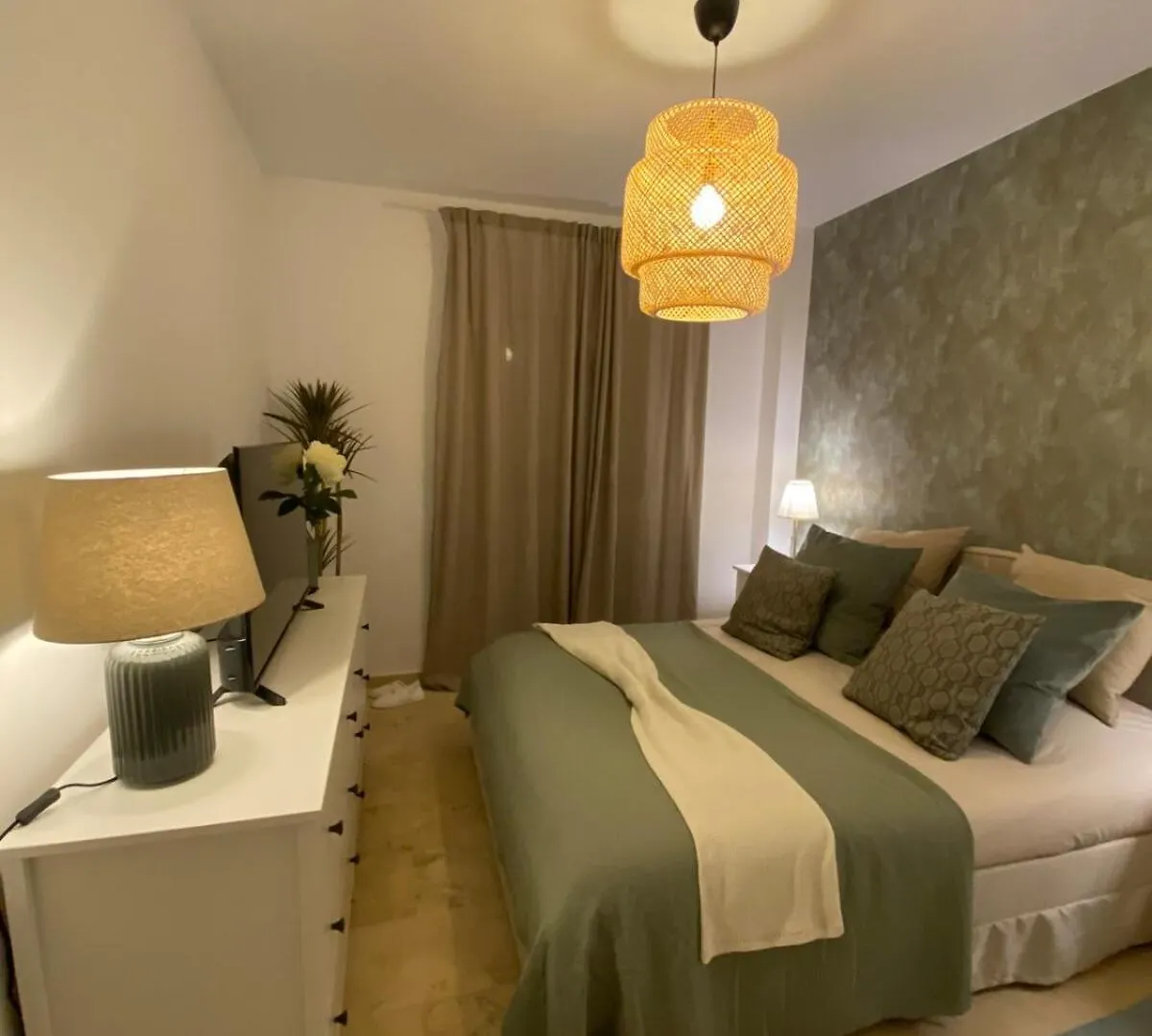 Charming 3 Bedrooms With A Sea View Manilva Apartment